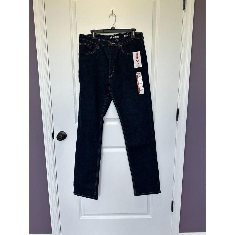 NWT Wrangler Relaxed Fit Straight Leg Men's Jeans Size 34 x 34
